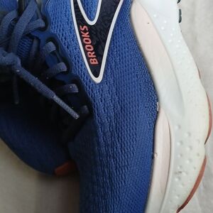 Brooks Men's Blue and White Running Shoes